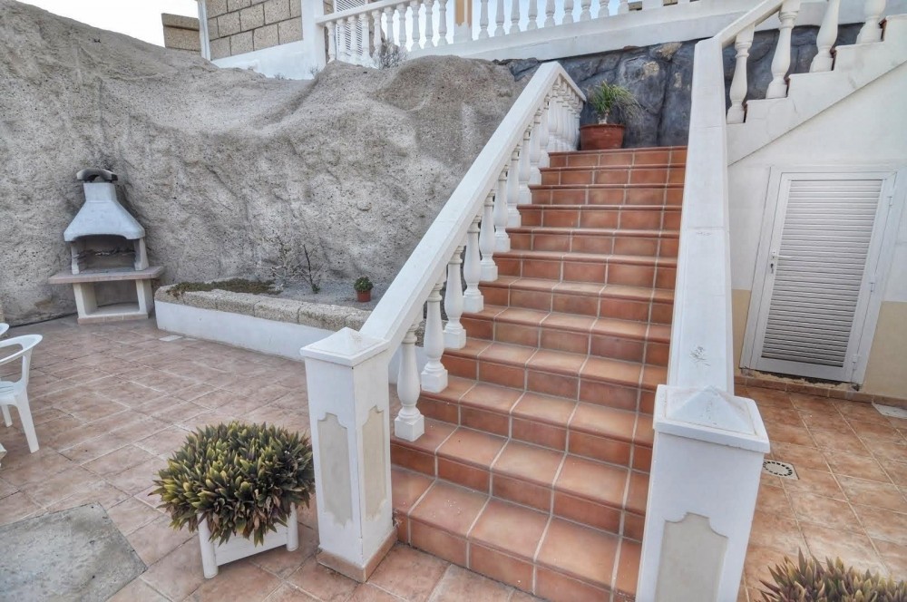 5 bed Villa For Sale in Tenerife,  - 1