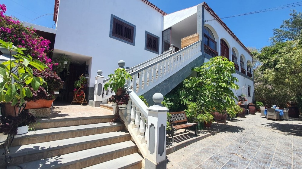 5 bed Villa For Sale in Tenerife, 